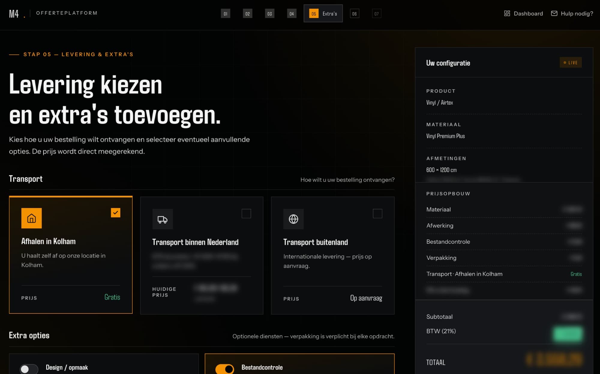 Stap 05: levering en extra opties kiezen, met daarnaast de prijsopbouw die meebeweegt.