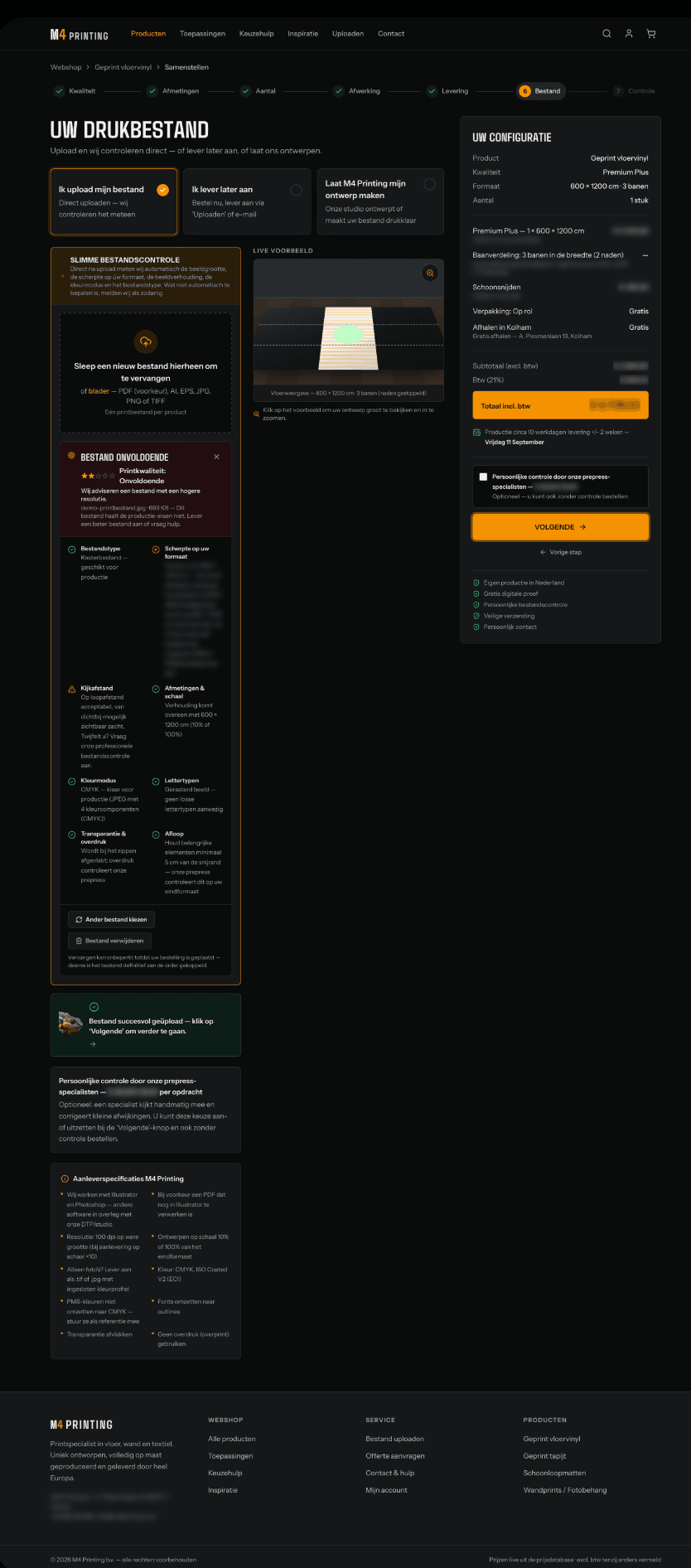 De uploadstap: een automatische beoordeling van het drukbestand naast een live voorbeeld van de baanverdeling.